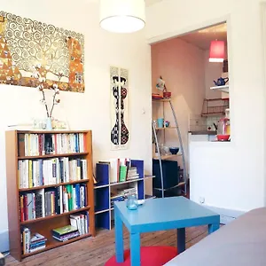 Appartement Charming Bright Near Montmartre, Paris